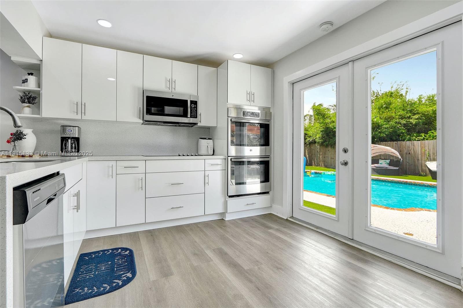 2809 NW 7th Ave photo 11