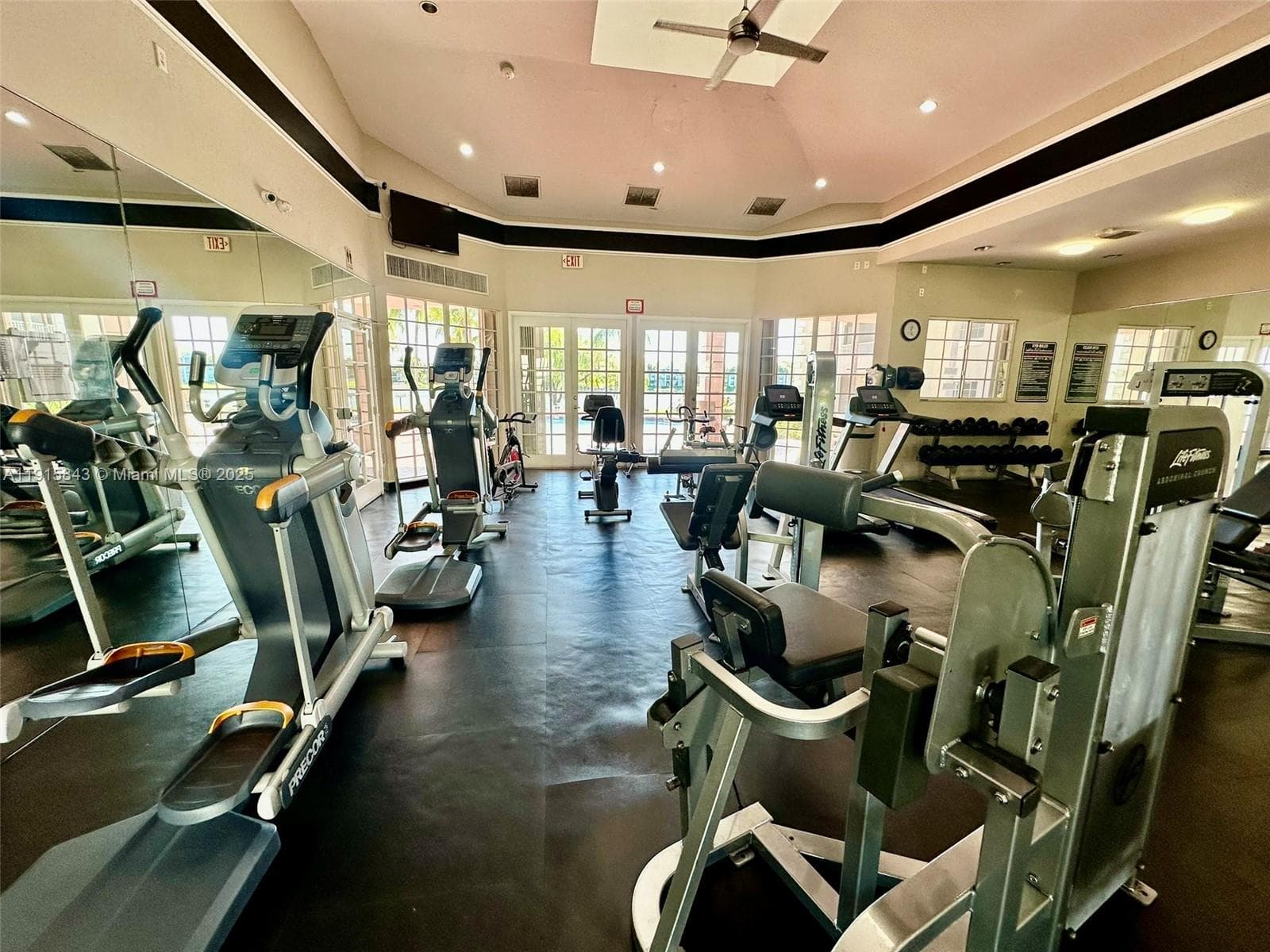 LAKEVIEW CLUB CONDO · #103 in Oakland Park - Photo 22