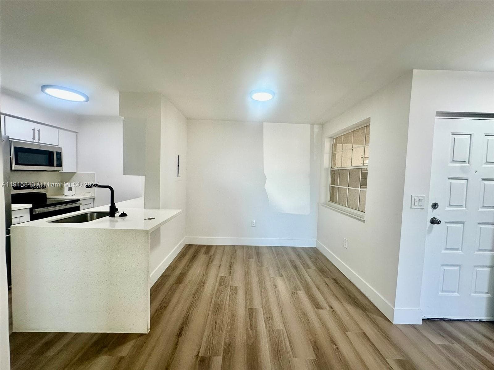 LAKEVIEW CLUB CONDO · #103 in Oakland Park - Photo 1