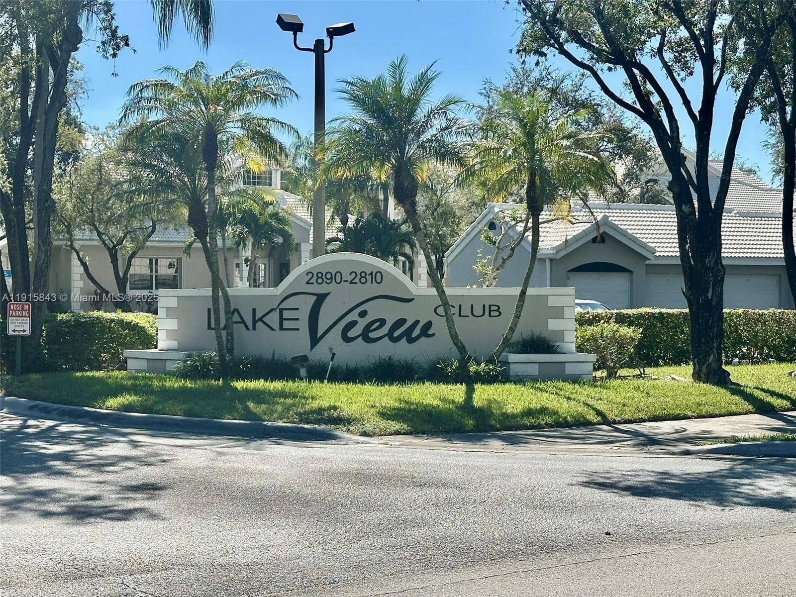 LAKEVIEW CLUB CONDO · #103 in Oakland Park - Photo 15