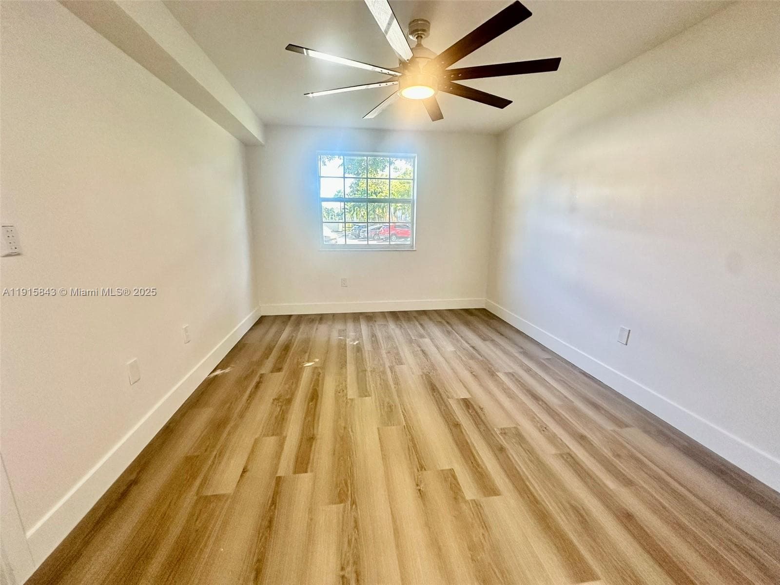 LAKEVIEW CLUB CONDO · #103 in Oakland Park - Photo 11