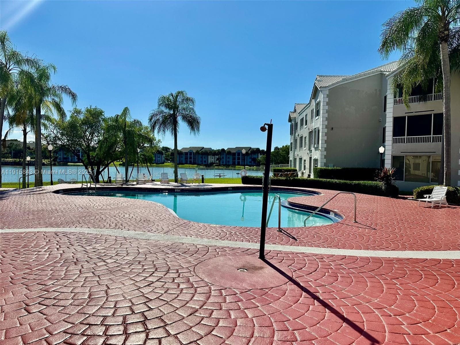 LAKEVIEW CLUB CONDO · #103 in Oakland Park - Photo 19