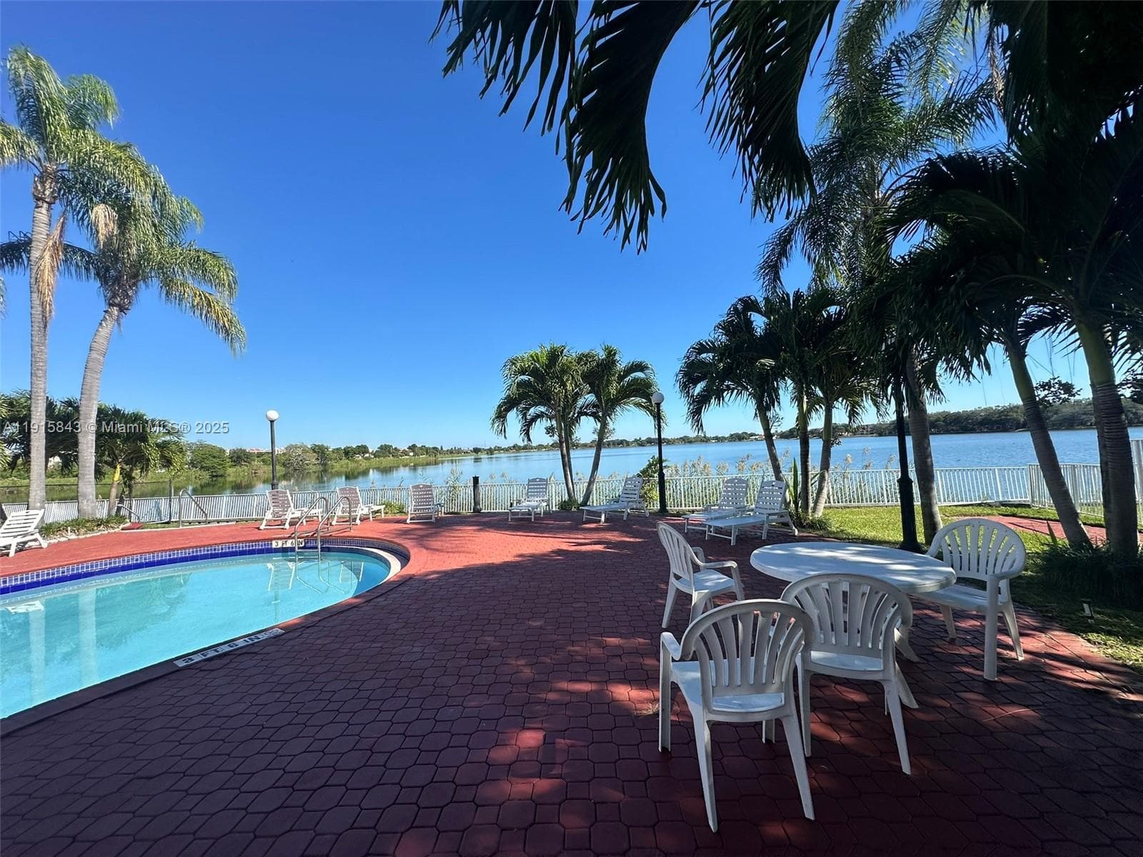 LAKEVIEW CLUB CONDO · #103 in Oakland Park - Photo 21