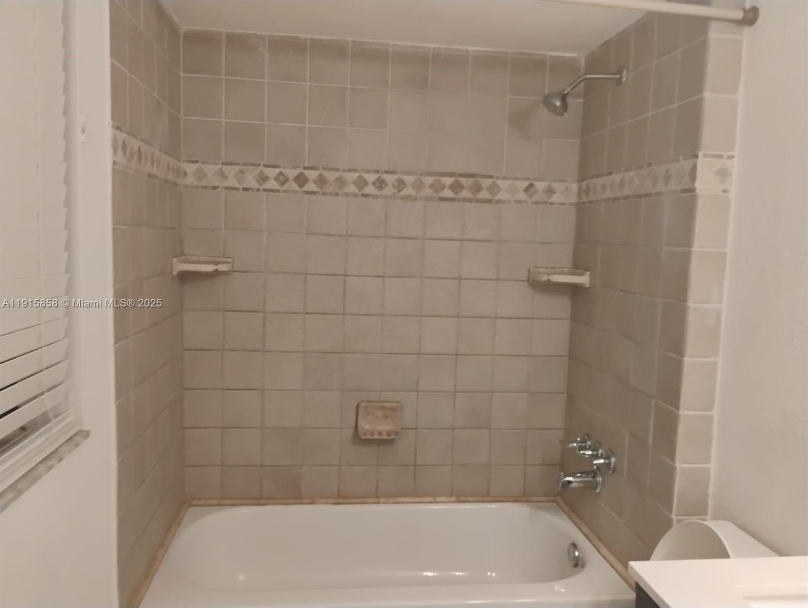 PALM AIRE GARDENS CONDO · #24 in Pompano Beach - Photo 10