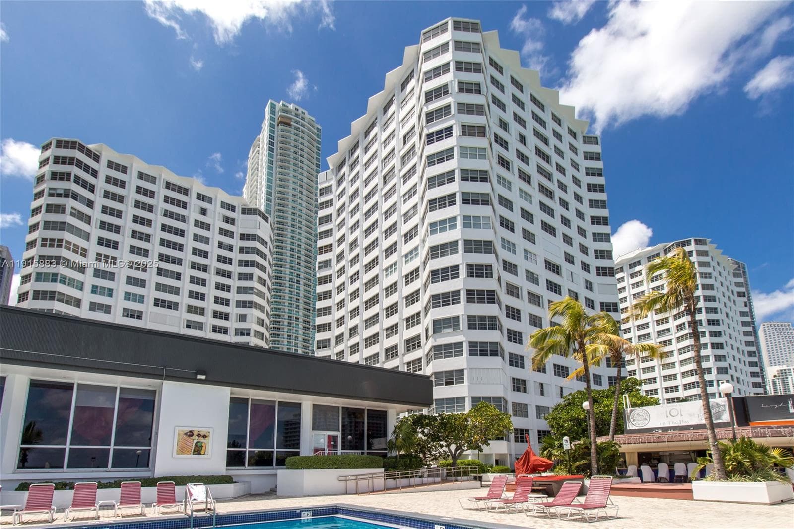 999 Brickell Bay Dr #1906 Pool area to back of building