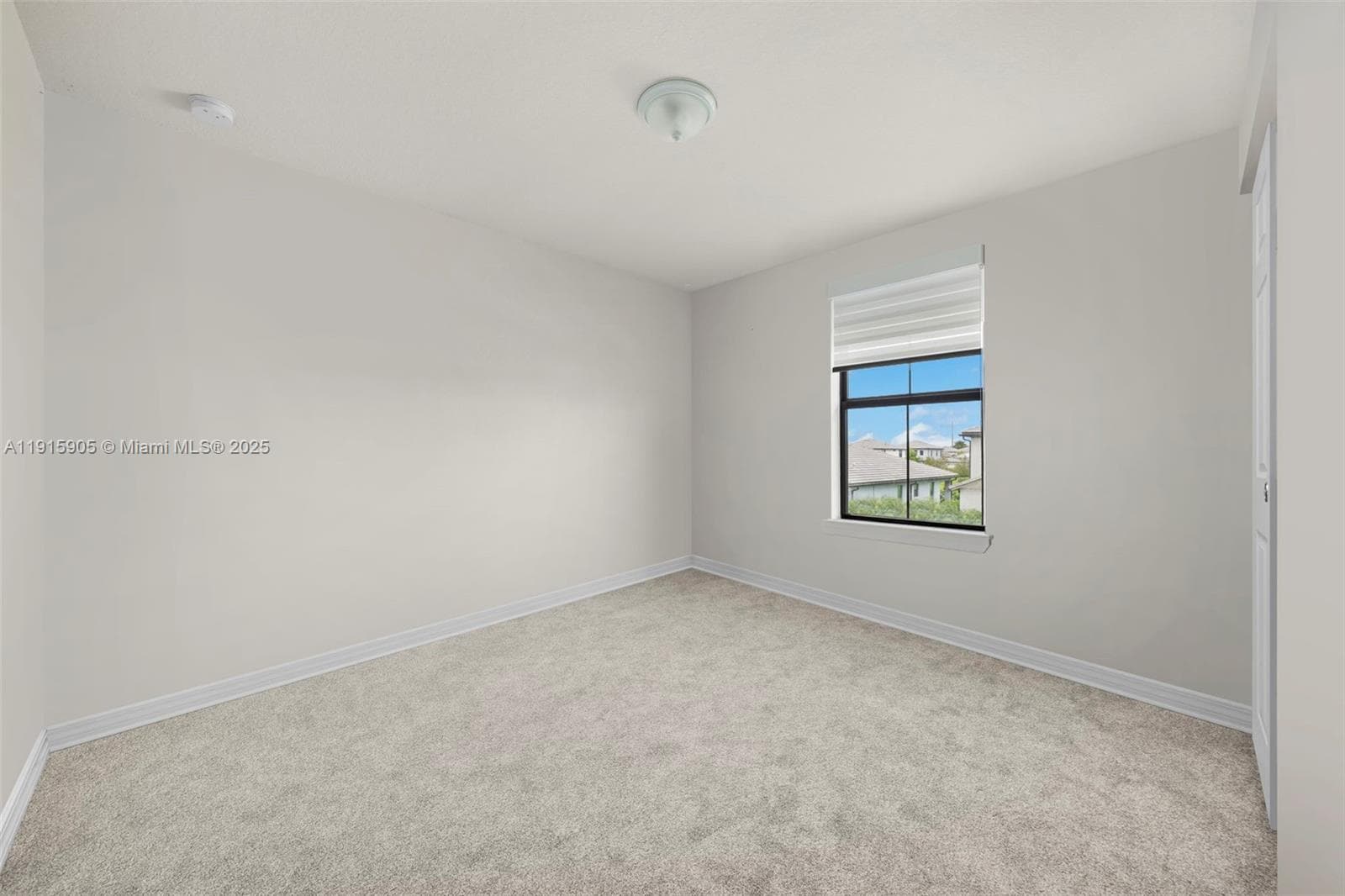 3142 Poinciana St photo 13