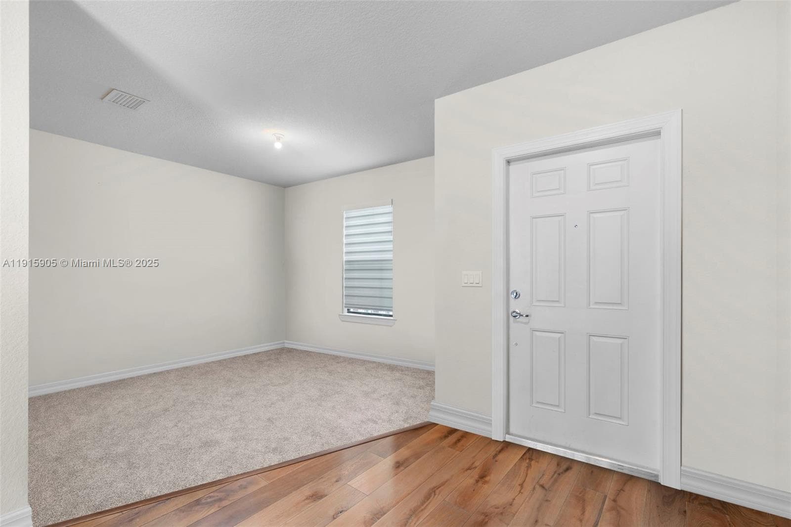 3142 Poinciana St photo 3
