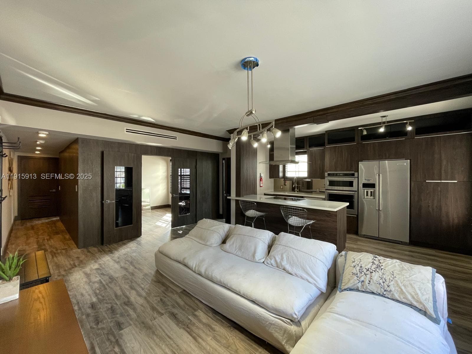 ART DECO CONDO · #101 in Miami Beach - Photo 6