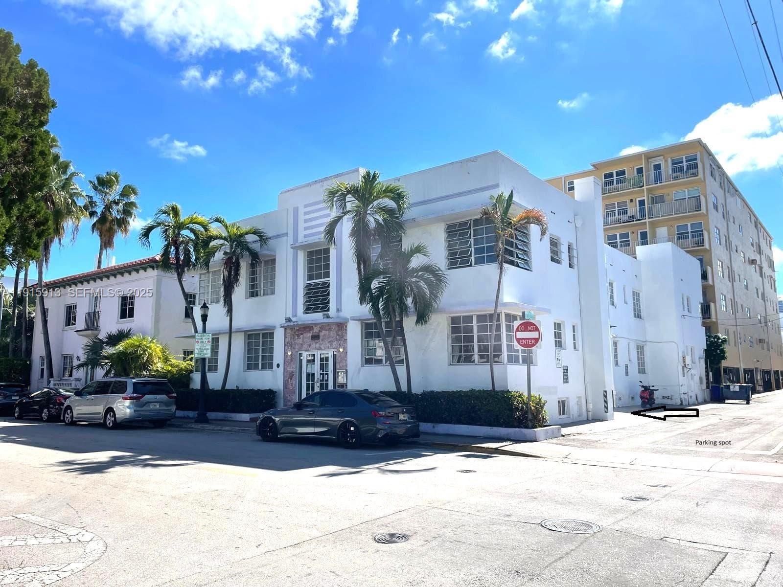 ART DECO CONDO · #101 in Miami Beach - Photo 15