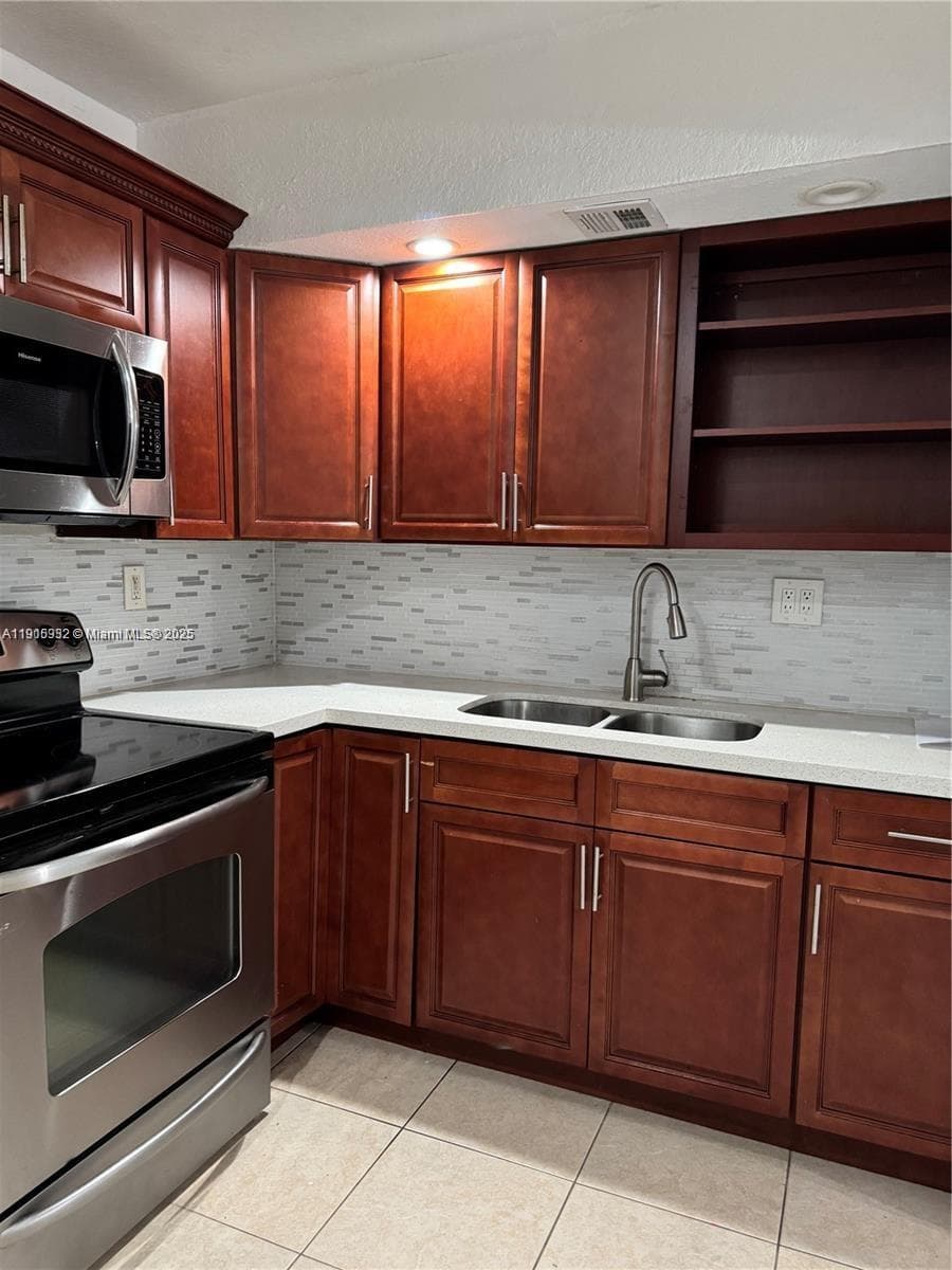 SUNSET HILLS I CONDOMINIU · #114 in Lauderdale Lakes - Photo 2