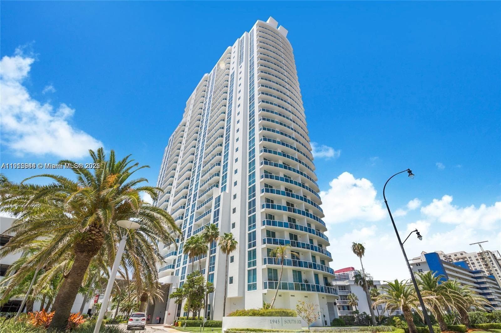 OCEAN MARINE YACHT CLUB · #604 in Hallandale Beach - Photo 18