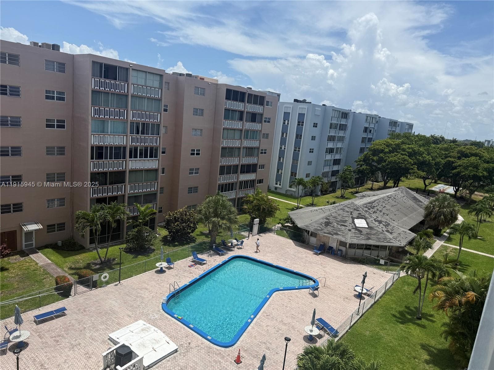MEADOWBROOK TOWERS · #603 in Hallandale Beach - Photo 9