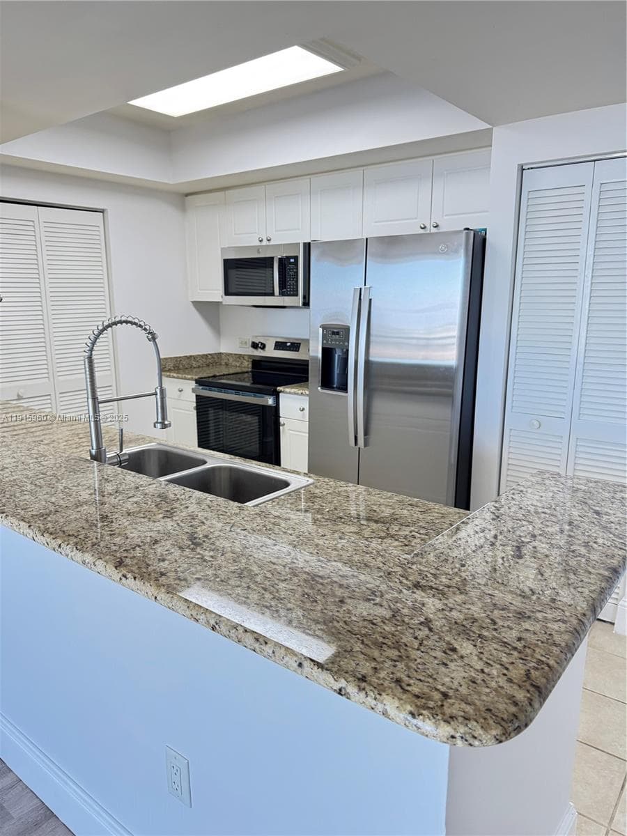 TURNBERRY ON THE GREEN CO · #2310 in Aventura - Photo 11