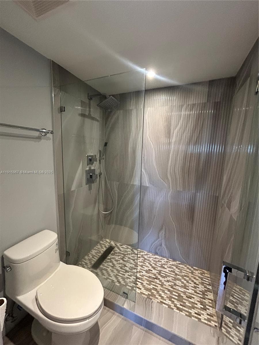 FAIRWAYS RIVIERA · #721 in Hallandale Beach - Photo 13