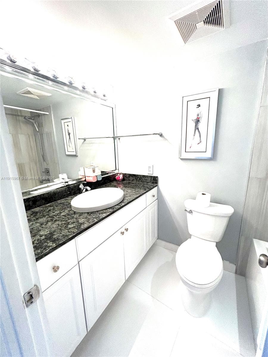 FAIRWAYS RIVIERA · #721 in Hallandale Beach - Photo 14