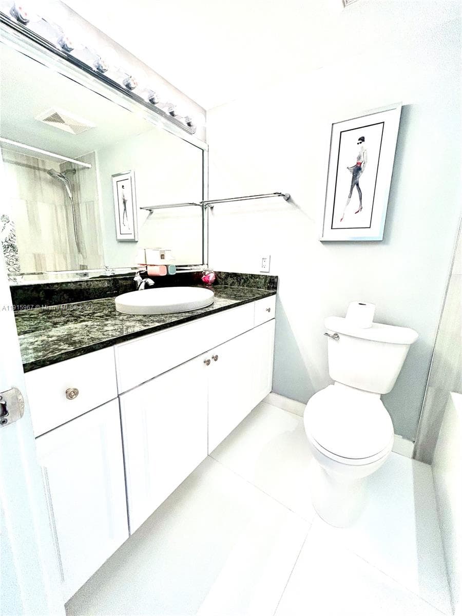 FAIRWAYS RIVIERA · #721 in Hallandale Beach - Photo 8