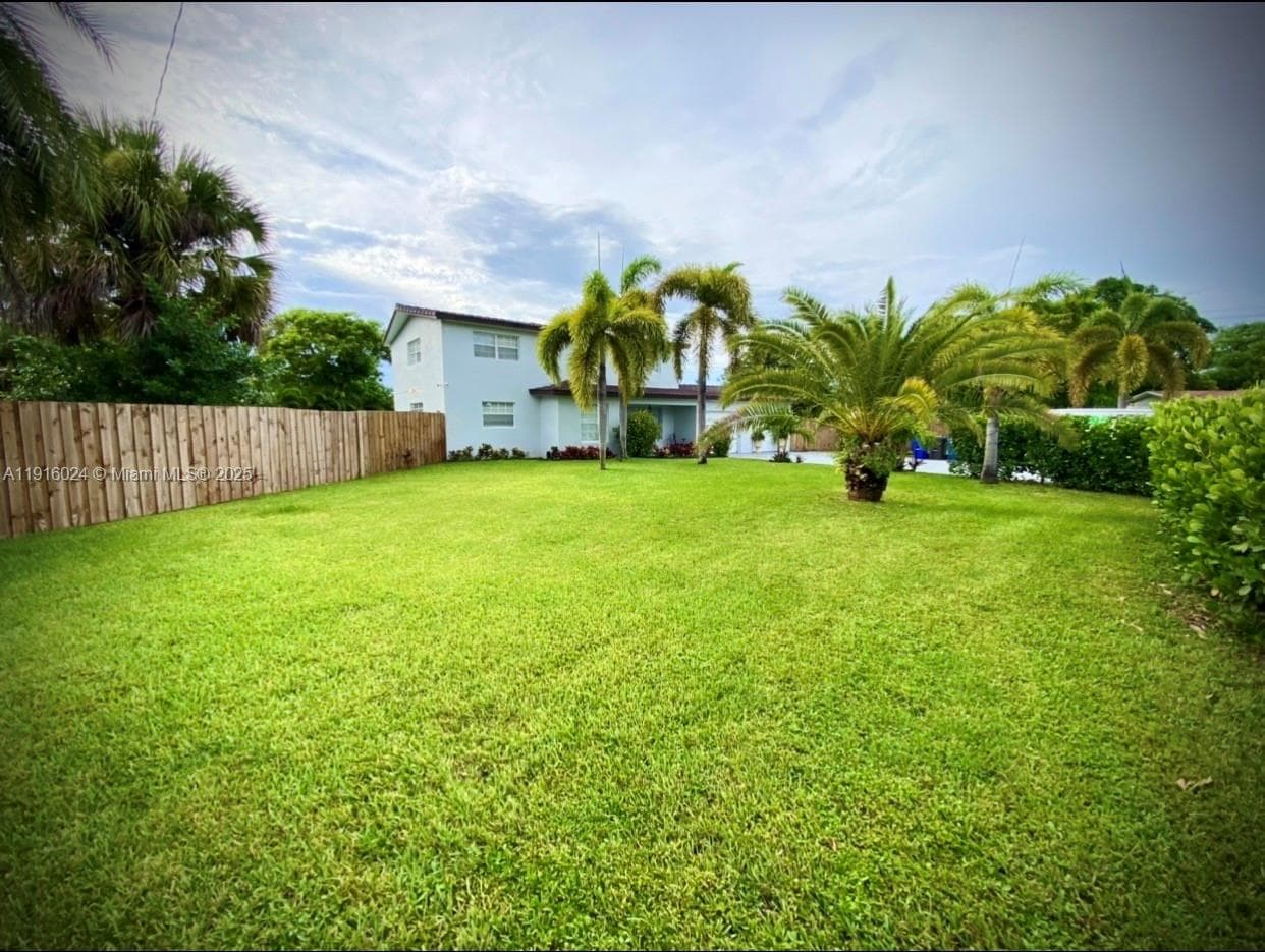 4297 NW 34th Ter photo 23