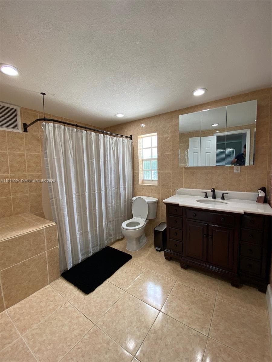 4297 NW 34th Ter photo 17