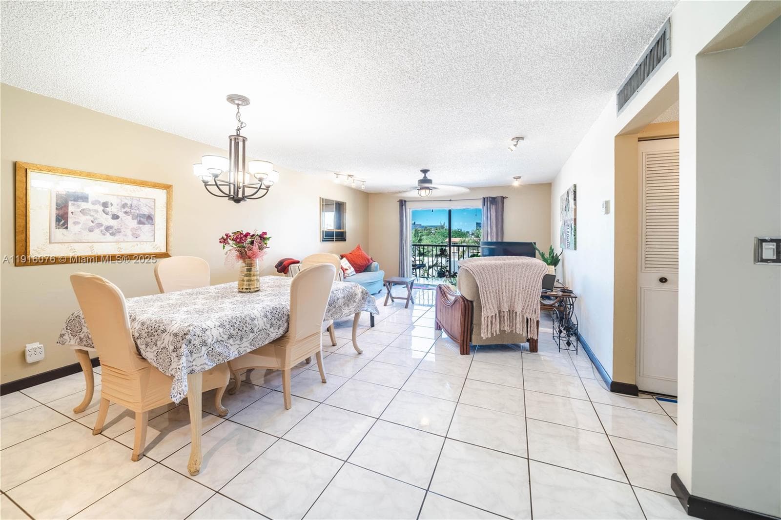 CASA BLANCA CONDO · #303 in Hallandale Beach - Photo 8