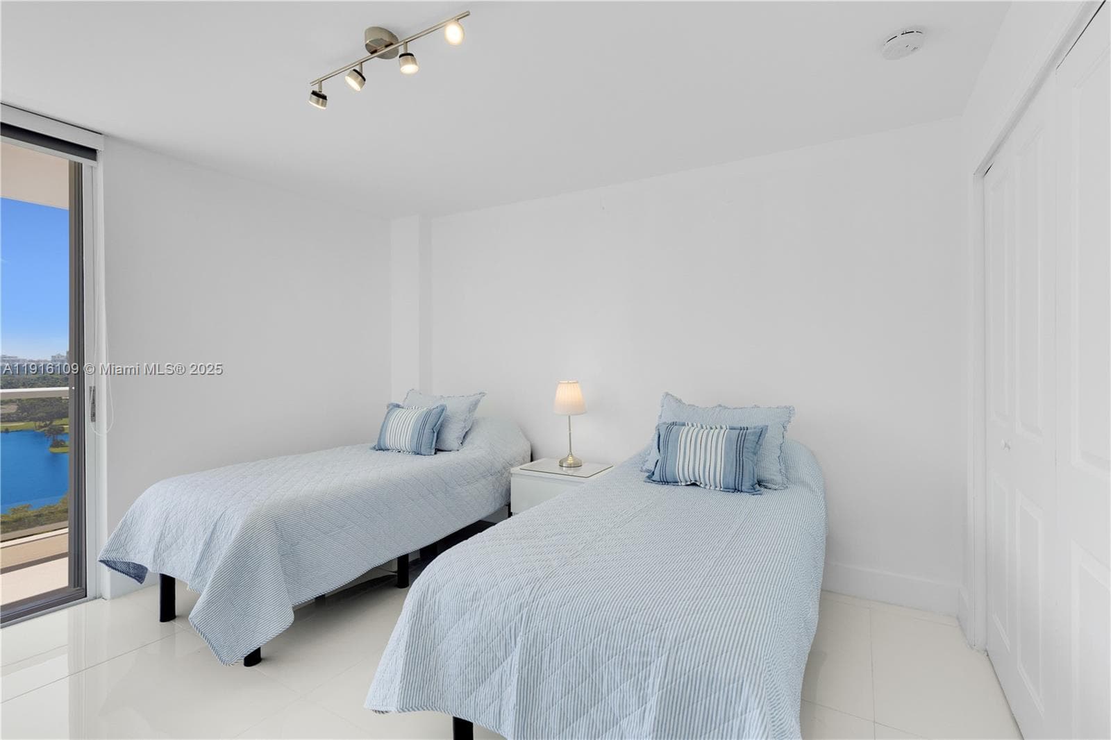 FLAMENCO CONDO TOWER I · #1805 in Aventura - Photo 27