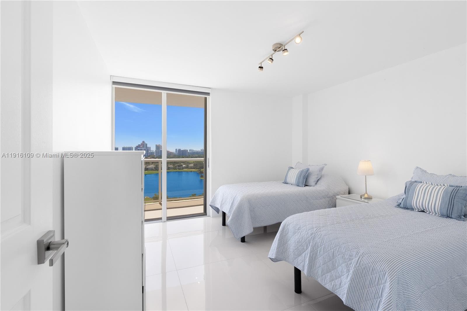 FLAMENCO CONDO TOWER I · #1805 in Aventura - Photo 25