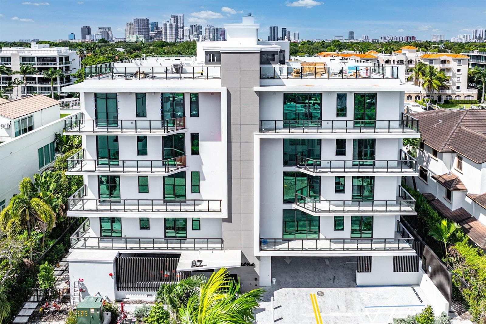 040-87IsleofVeniceDrive-FortLauderdale-F