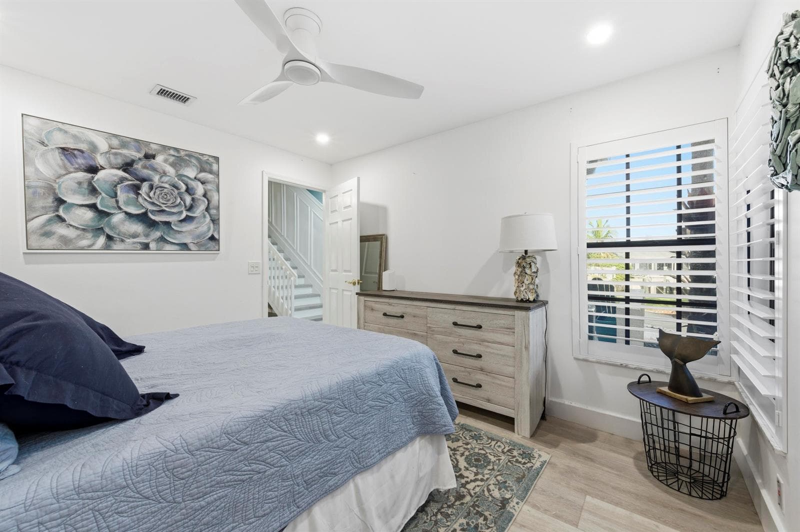 GUEST BEDROOM 1 - 1ST FLOOR
