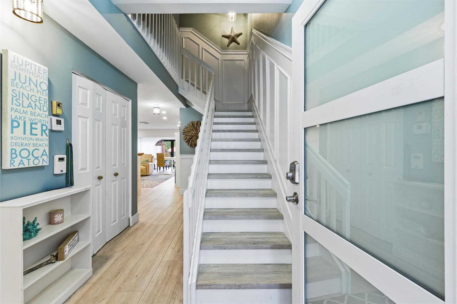 FOYER