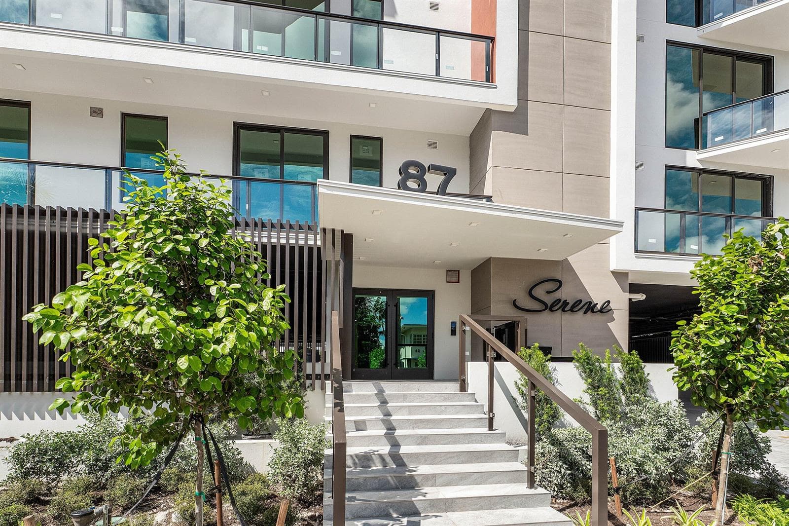 004-87IsleofVeniceDrive-FortLauderdale-F