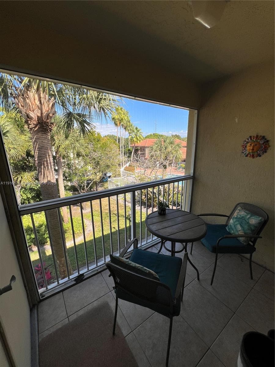 PINEHURST CLUB CONDO · #6-303 in Hollywood - Photo 15