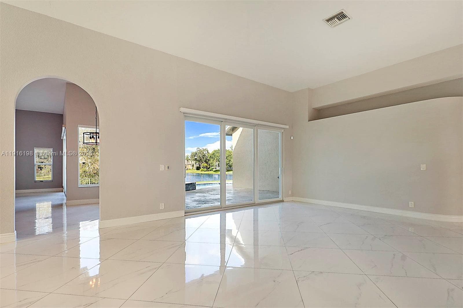 10133 NW 48th Dr photo 13