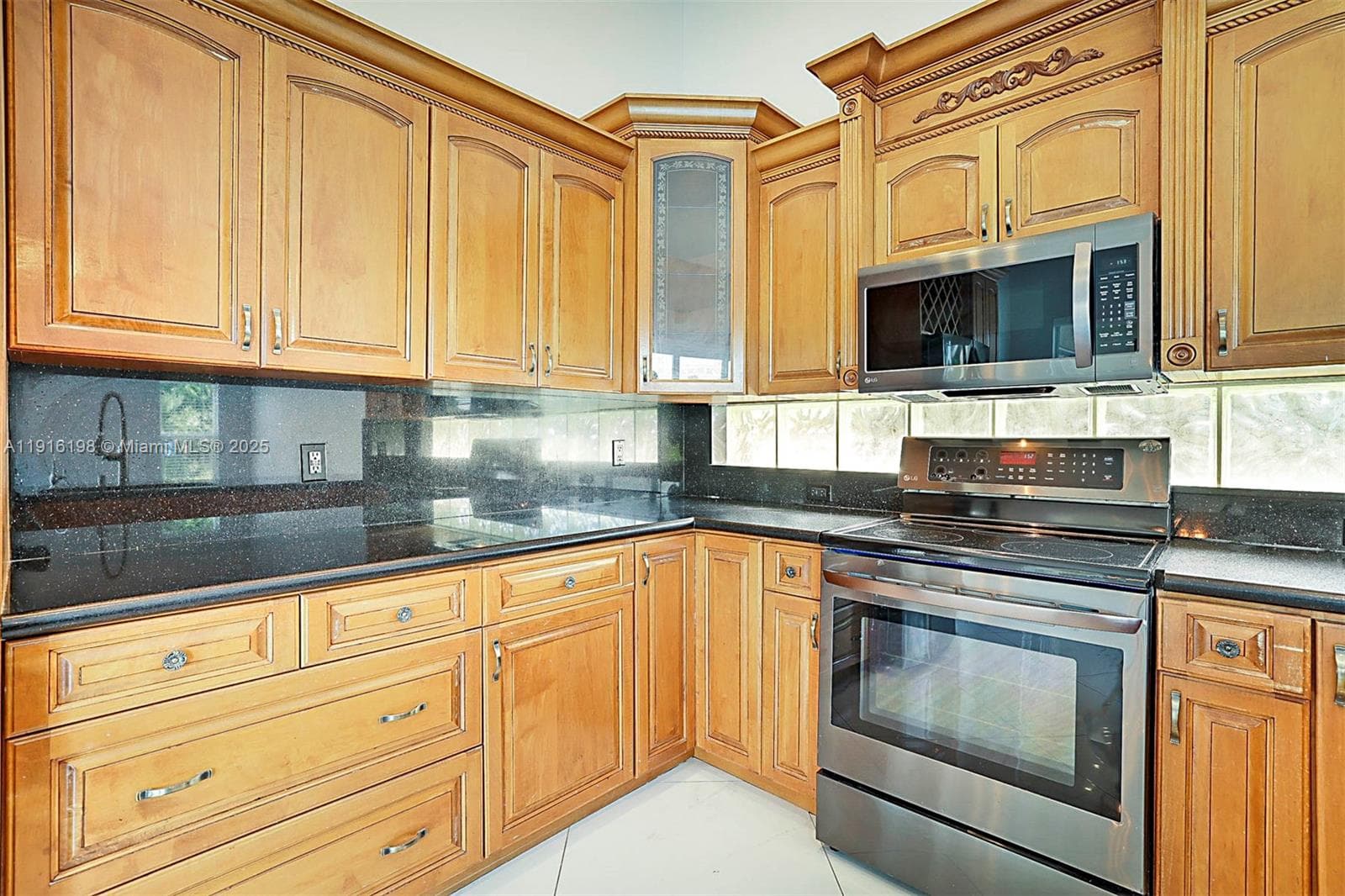 10133 NW 48th Dr photo 16