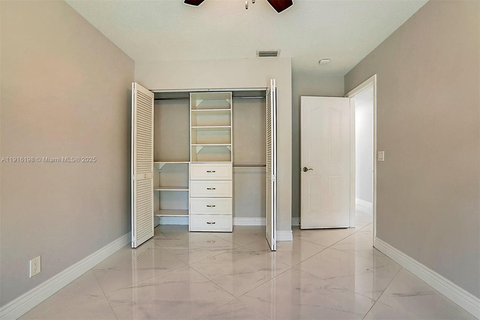 10133 NW 48th Dr photo 32
