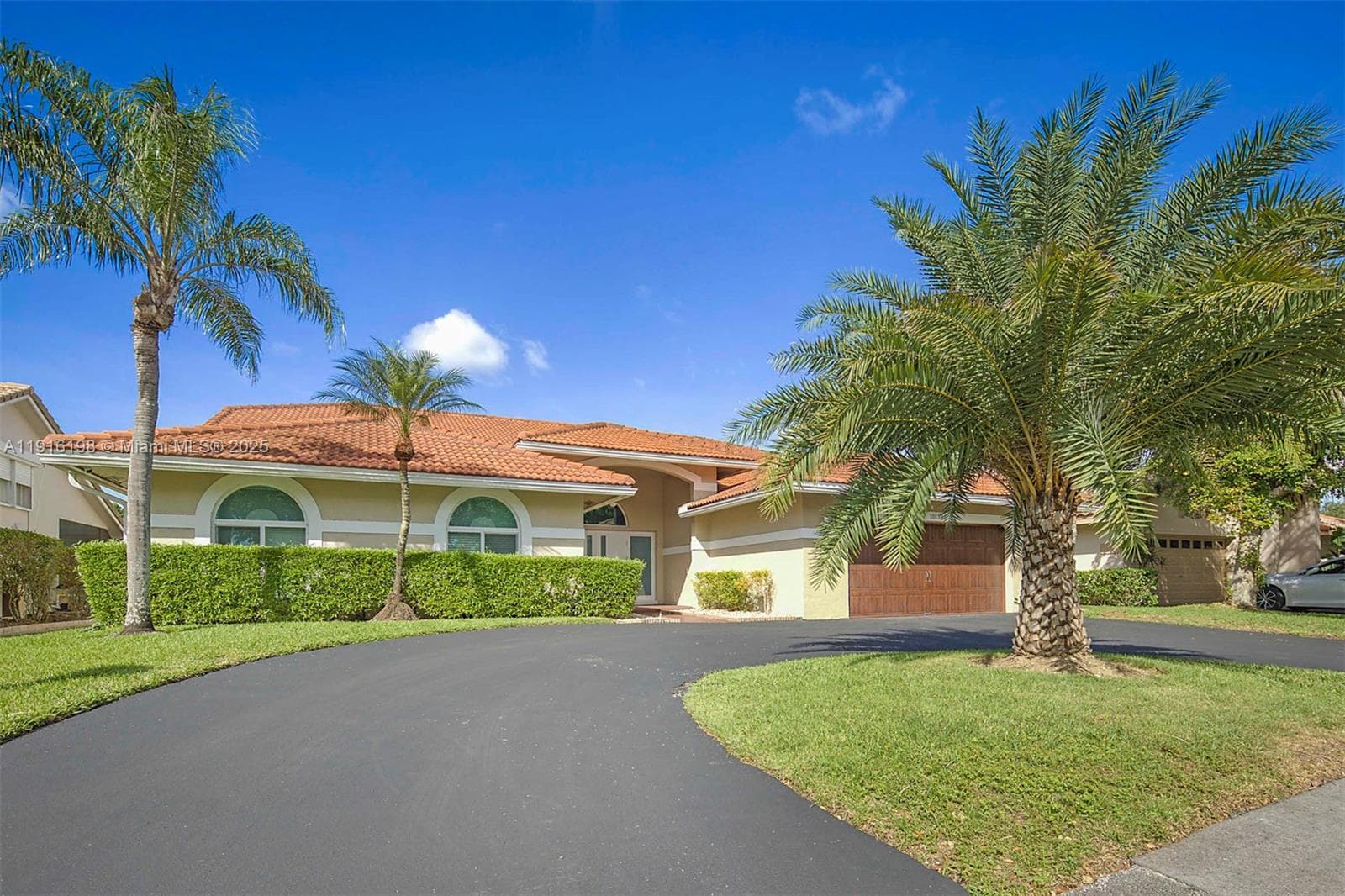 10133 NW 48th Dr photo 1