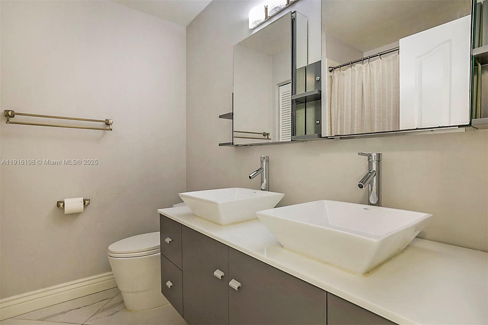 10133 NW 48th Dr photo 34
