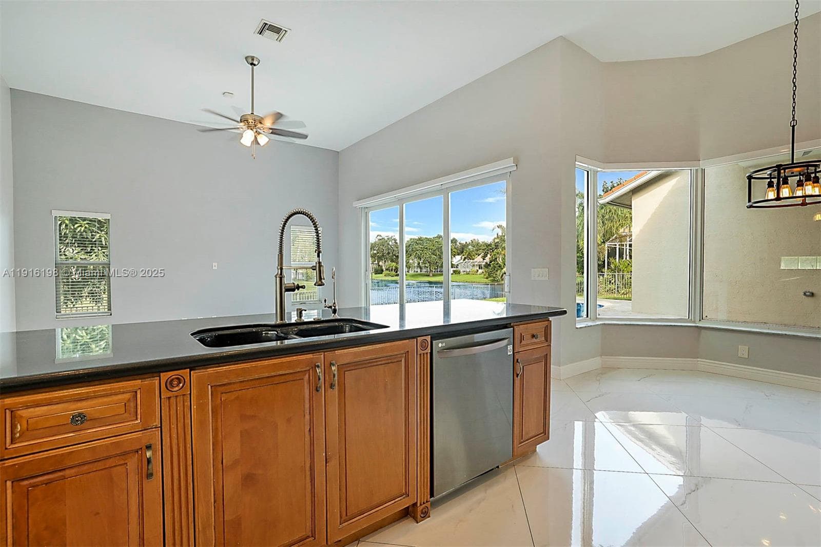10133 NW 48th Dr photo 18