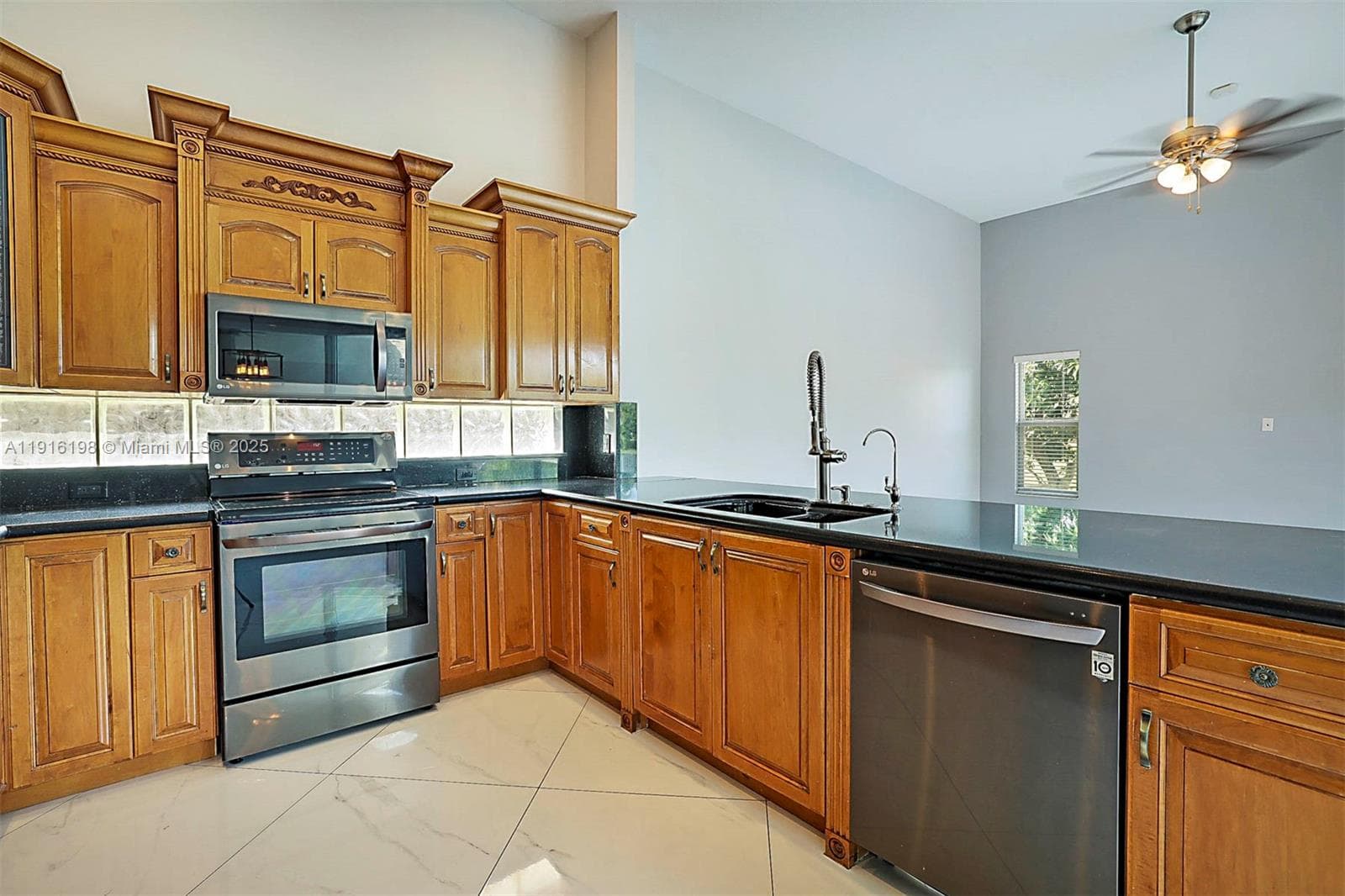 10133 NW 48th Dr photo 15