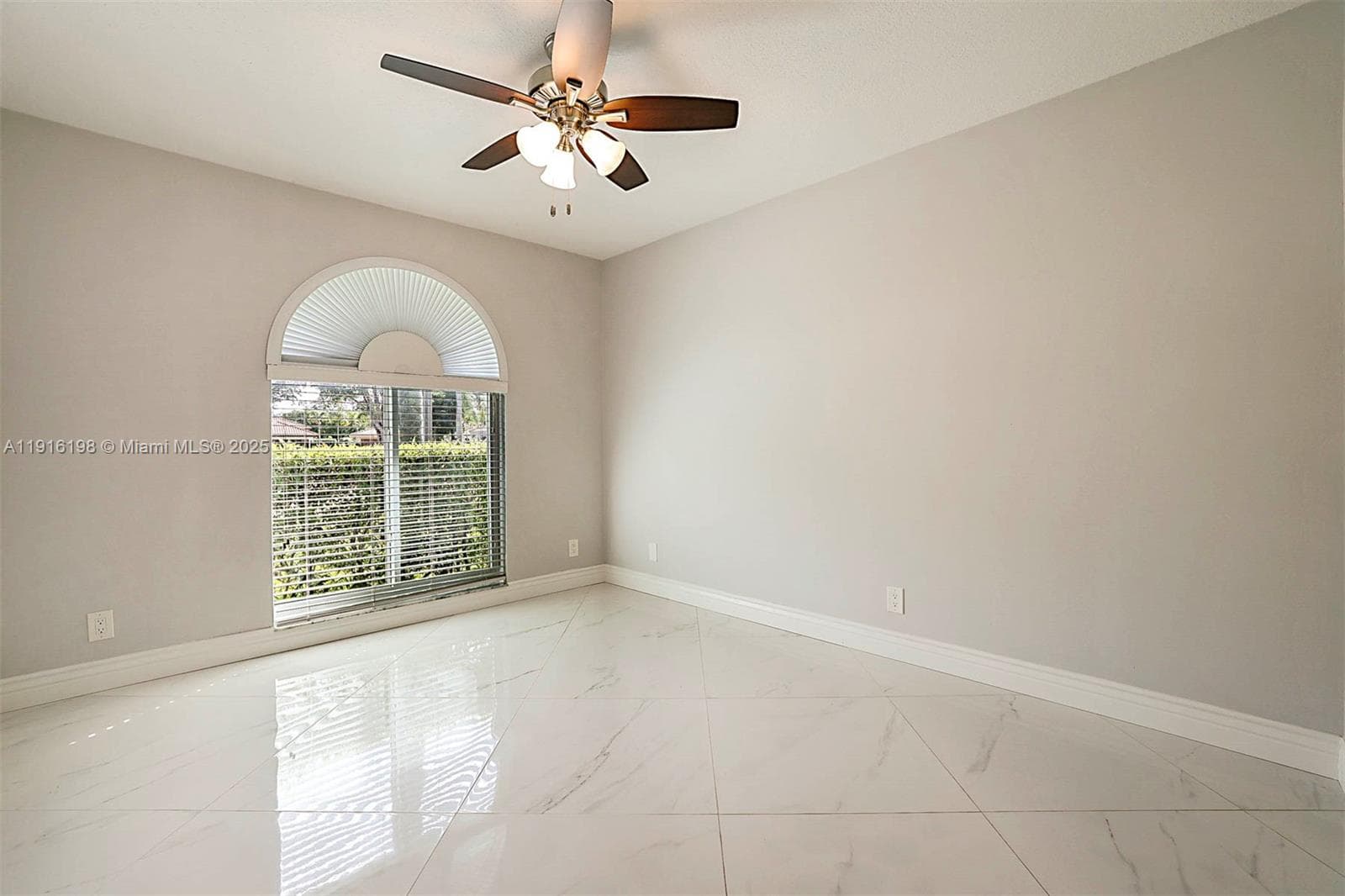 10133 NW 48th Dr photo 31