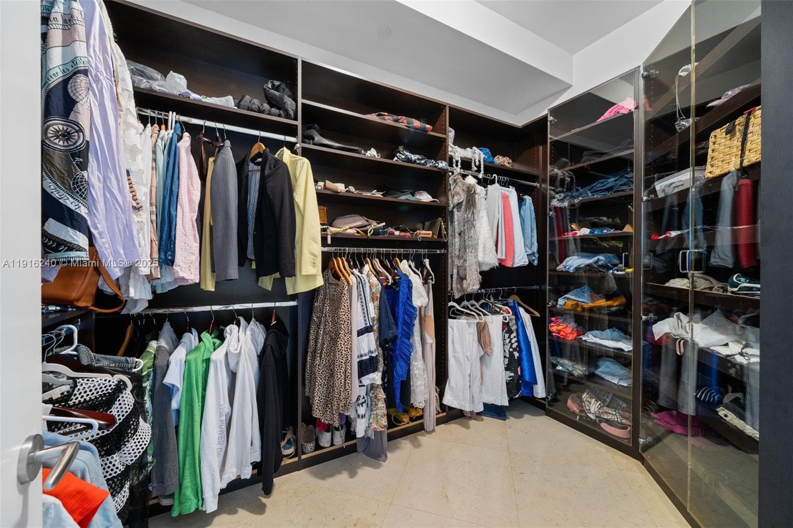 Turnberry Ocean Colony · #1202 in Sunny Isles Beach - Photo 10