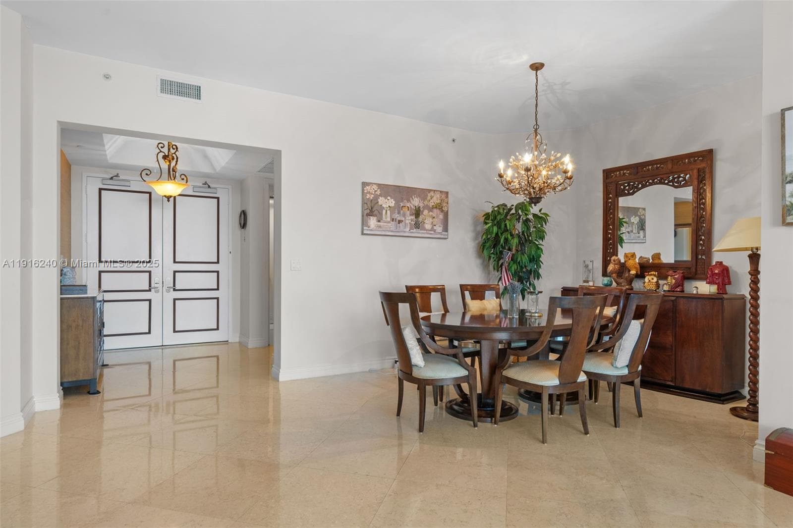 Turnberry Ocean Colony · #1202 in Sunny Isles Beach - Photo 4