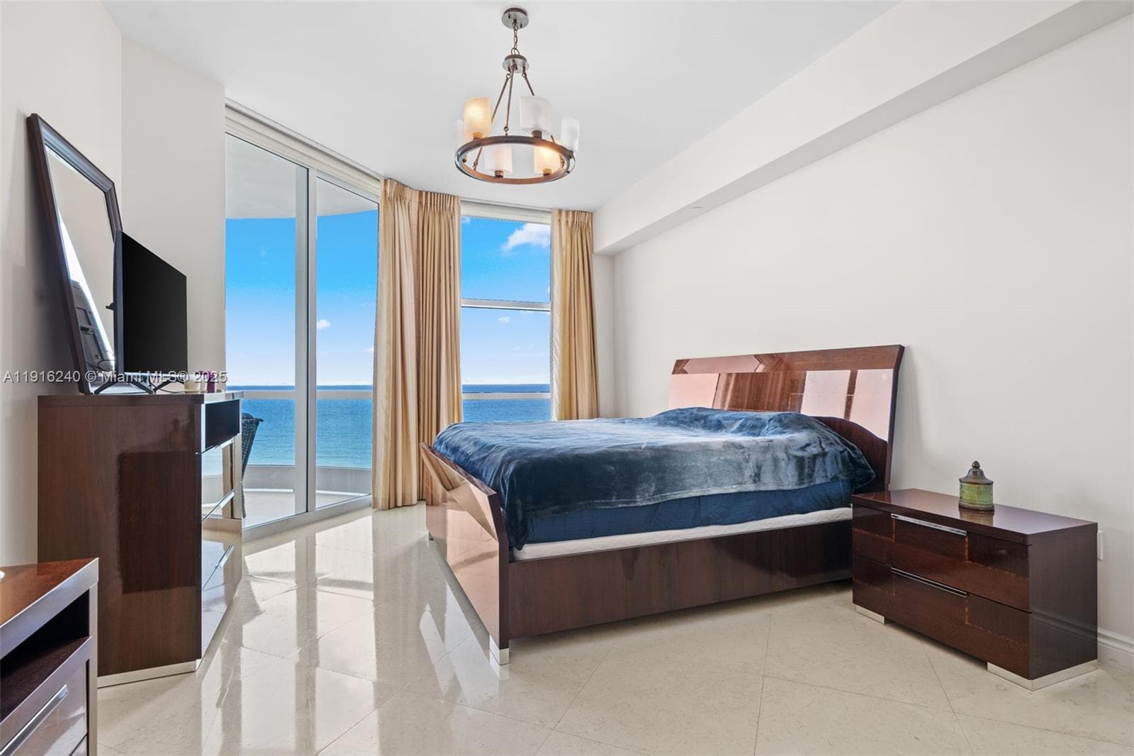Turnberry Ocean Colony · #1202 in Sunny Isles Beach - Photo 8