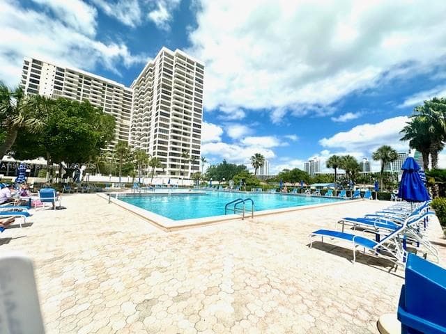 OLYMPUS CONDO PHASE · #1514 in Hallandale Beach - Photo 32