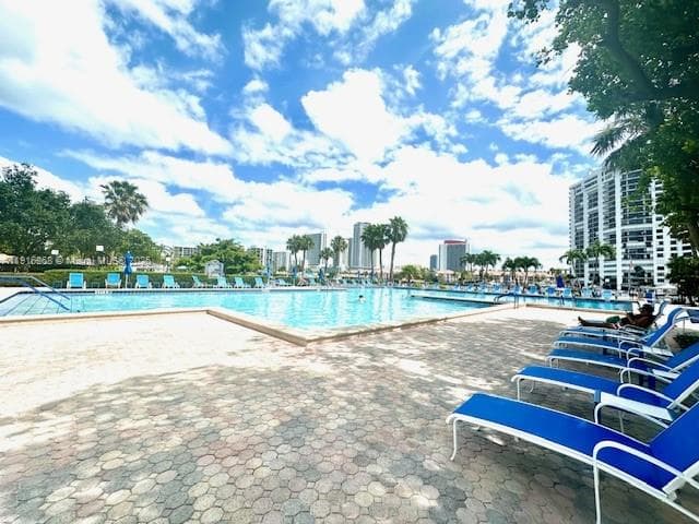 OLYMPUS CONDO PHASE · #1514 in Hallandale Beach - Photo 28