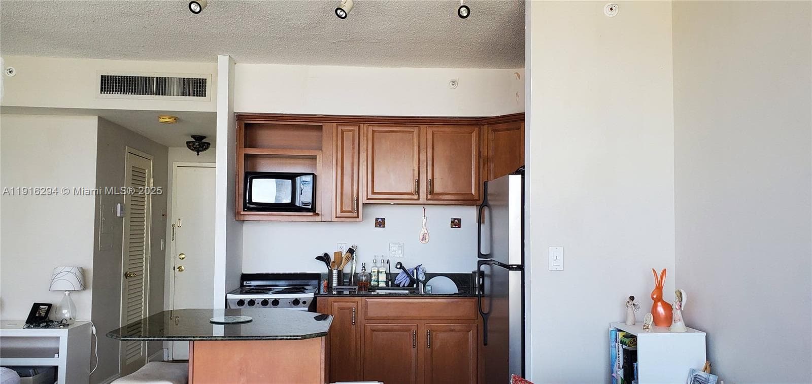 Home Tower · #10G in Hollywood - Photo 8