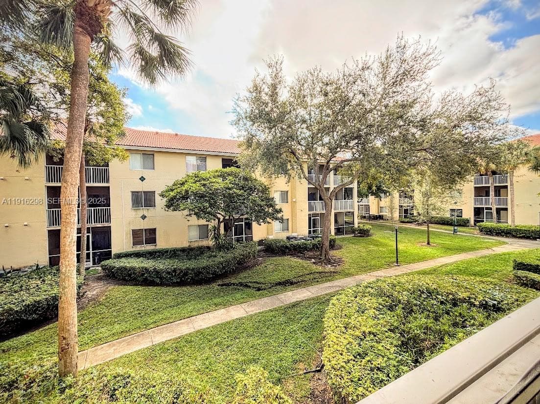 PINEHURST CLUB CONDO · #3-206 in Hollywood - Photo 27