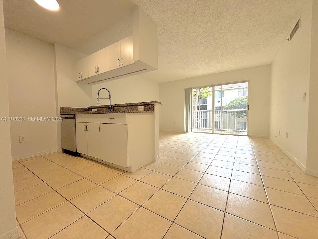 PINEHURST CLUB CONDO · #3-206 in Hollywood - Photo 4