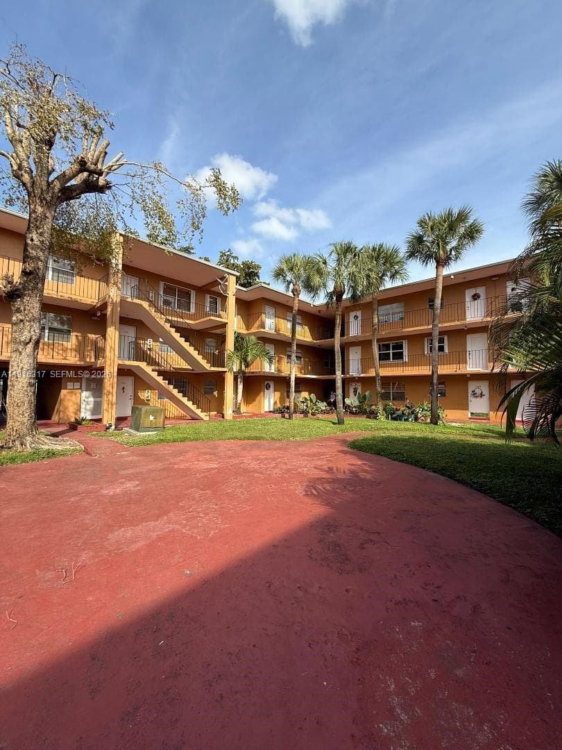 THE KENSINGTON CONDO · #316b in Hialeah - Photo 7