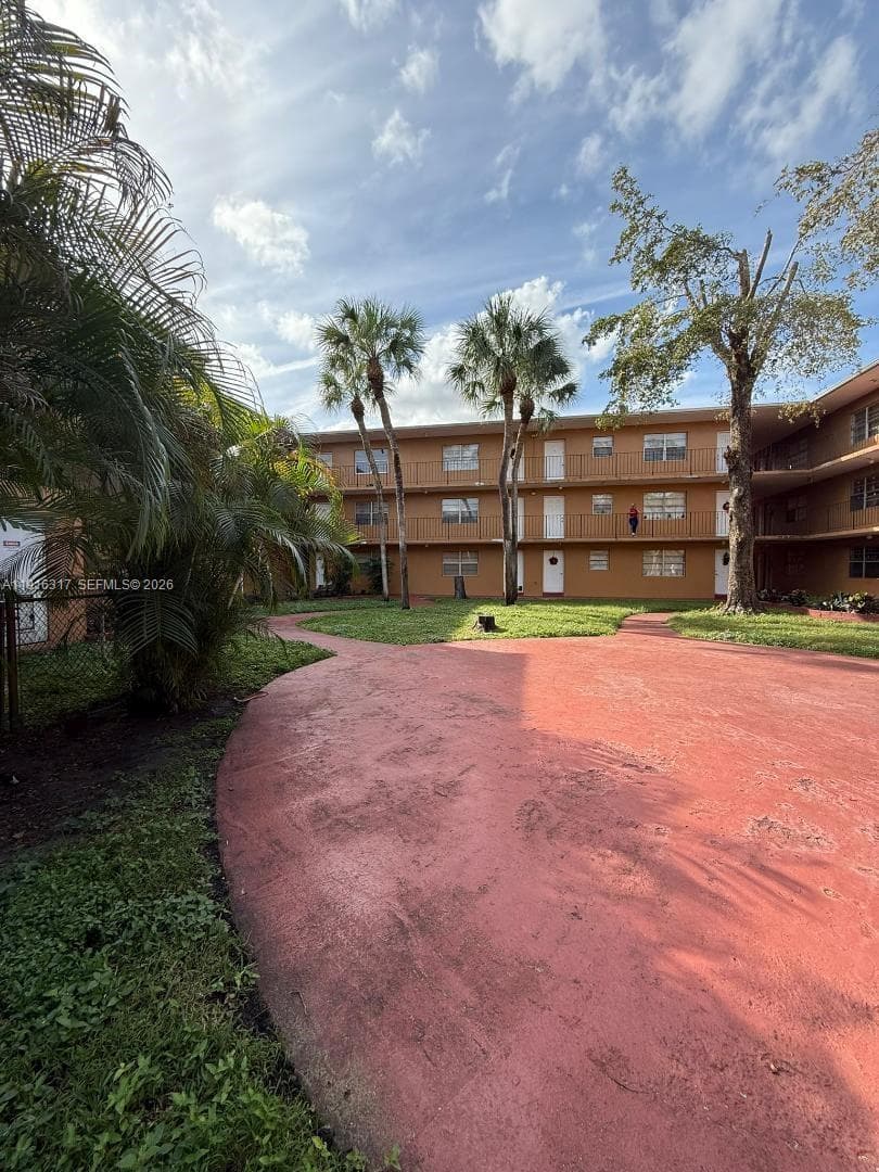THE KENSINGTON CONDO · #316b in Hialeah - Photo 10