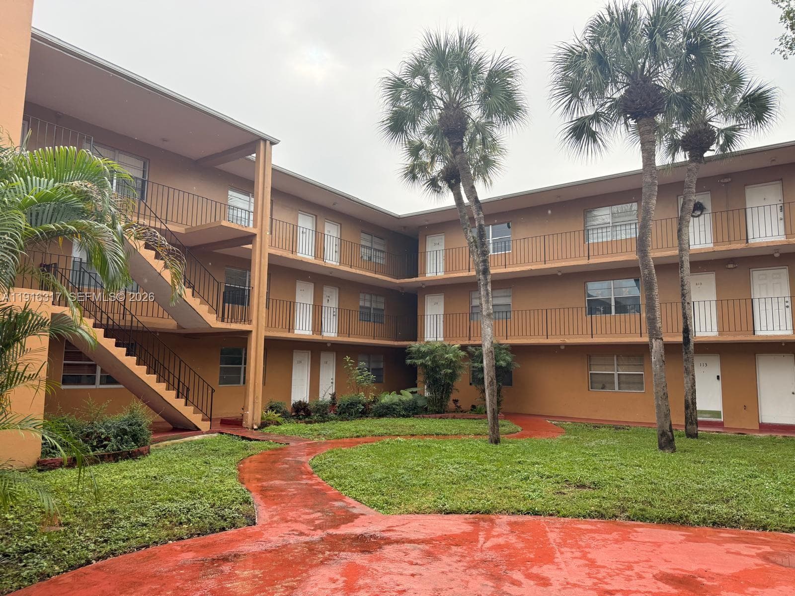 THE KENSINGTON CONDO · #316b in Hialeah - Photo 4
