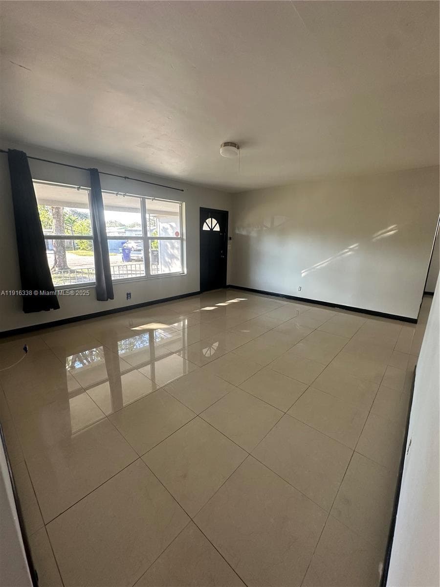 2421 N 57th Ter #0 photo 9